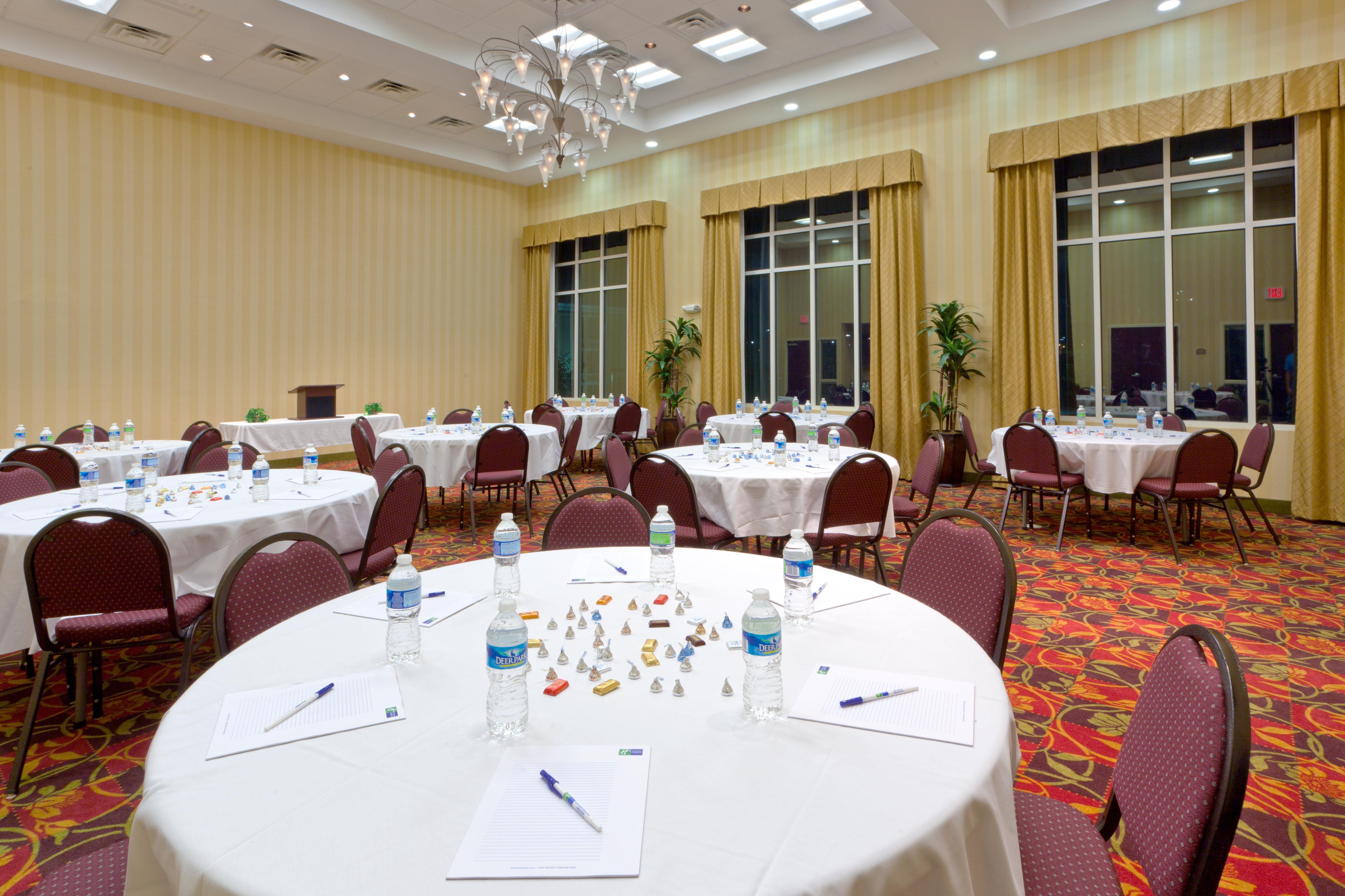 Holiday Inn Express Woodstock-Shenandoah Valley By Ihg מראה חיצוני תמונה