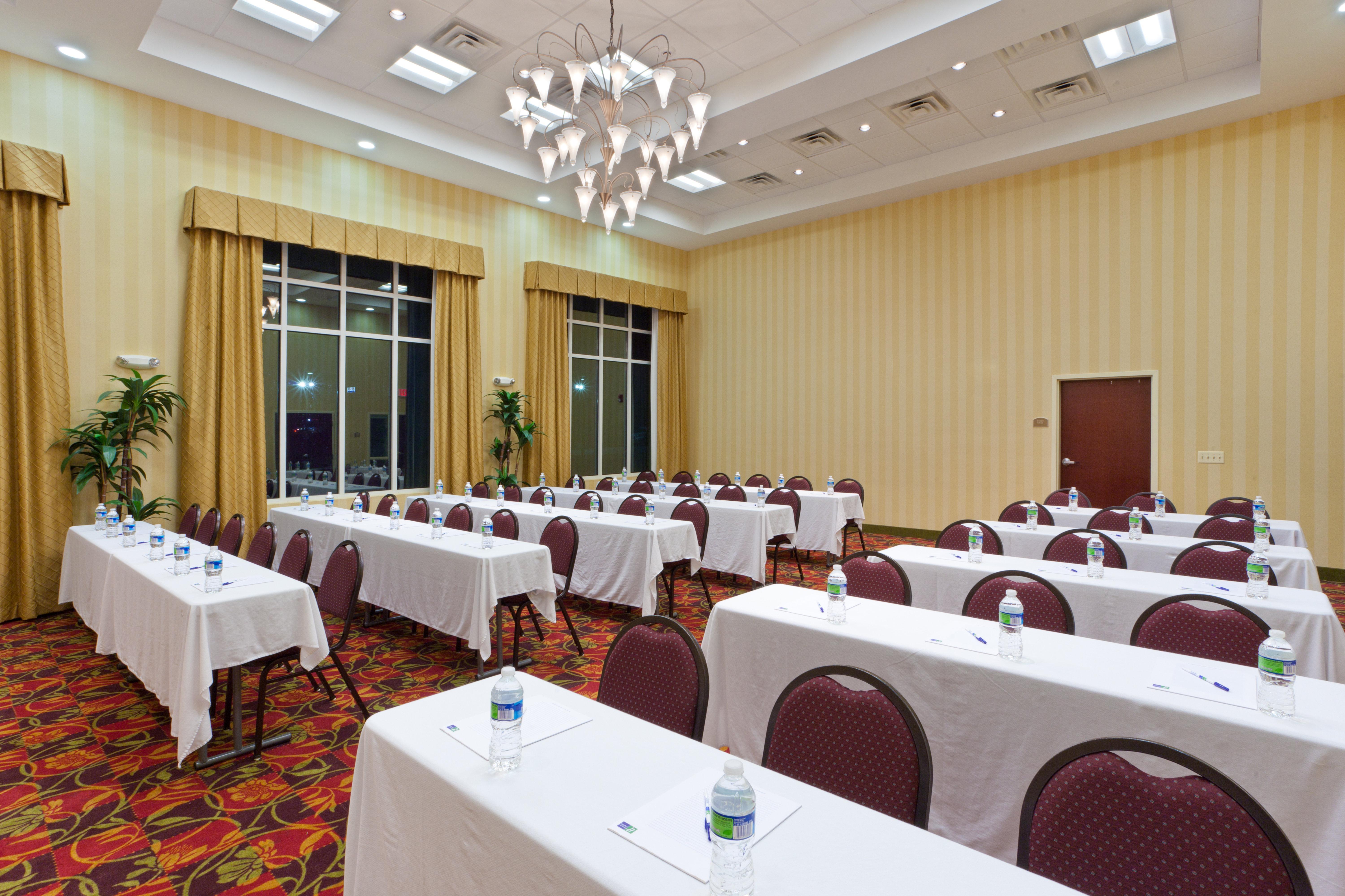 Holiday Inn Express Woodstock-Shenandoah Valley By Ihg מראה חיצוני תמונה
