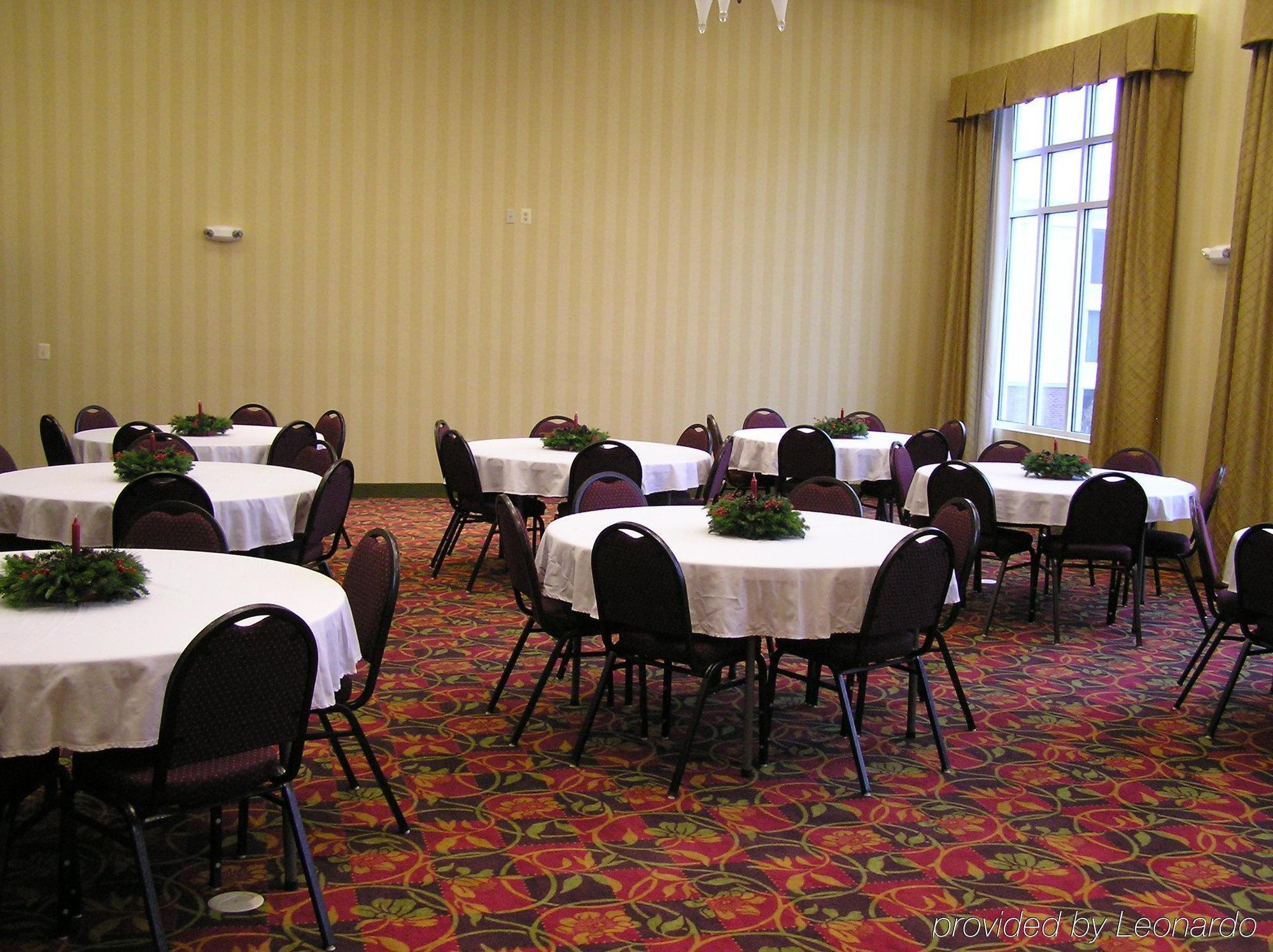 Holiday Inn Express Woodstock-Shenandoah Valley By Ihg מתקנים תמונה