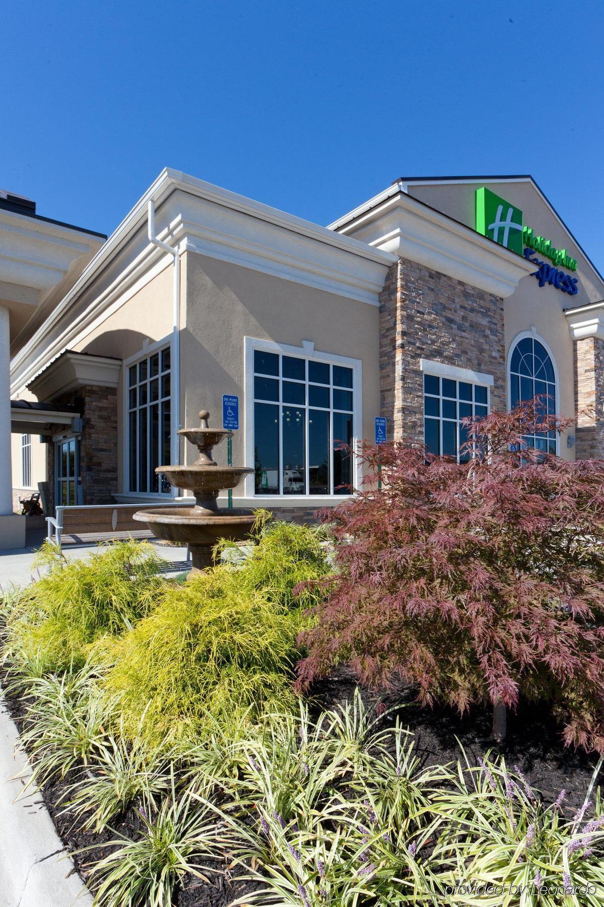 Holiday Inn Express Woodstock-Shenandoah Valley By Ihg מראה חיצוני תמונה