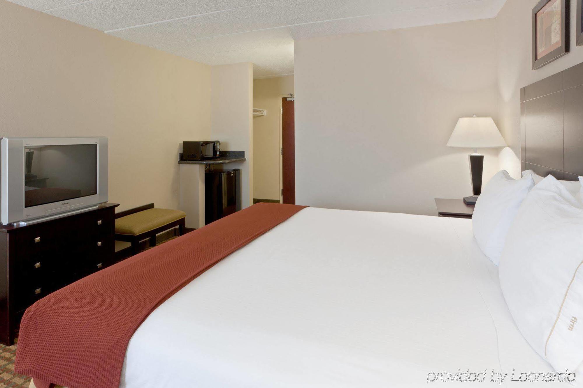 Holiday Inn Express Woodstock-Shenandoah Valley By Ihg מראה חיצוני תמונה